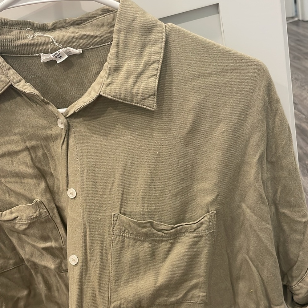 button up - Picture 2 of 3